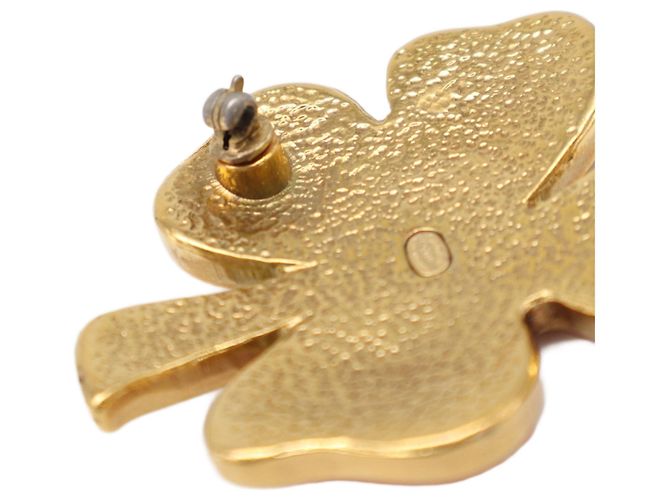 Spilla a quadrifoglio in resina placcata oro Chanel Gold CC - vista 7
