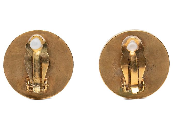 Orecchini a clip rotondi smaltati placcati oro Chanel Gold CC - vista 2