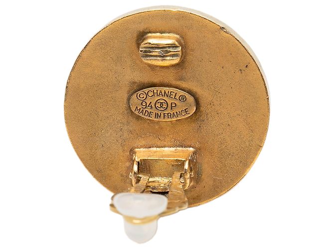 Orecchini a clip rotondi smaltati placcati oro Chanel Gold CC - vista 3