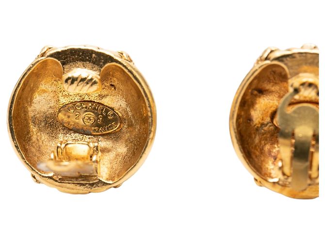 Orecchini a clip Chanel Gold CC placcati oro dome - vista 3