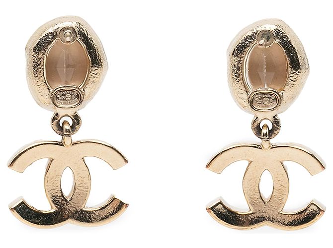 Orecchini Chanel Gold CC placcati oro con cristalli e perle sintetiche, chiusura a farfalla - vista 2
