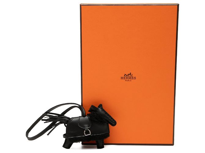 Hermès Rodeo Robeo Plush Charm PM in pelle di agnello Milo nera e lana merino - vista 5