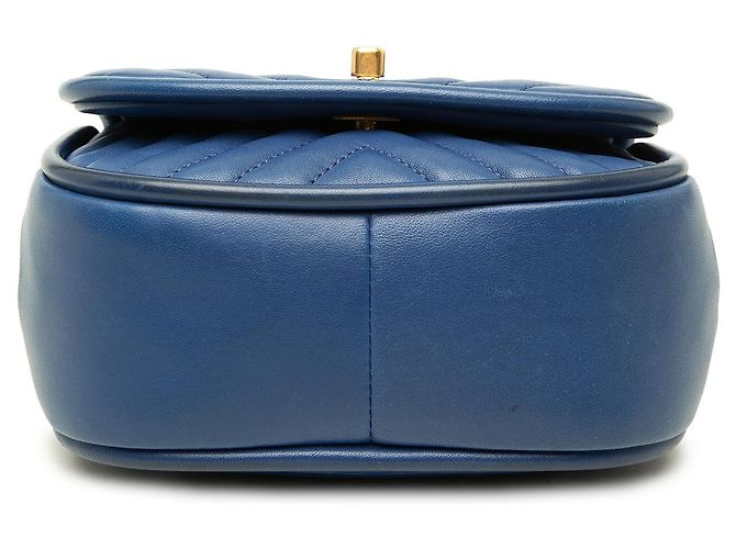 Chanel Blue Mini CC Chevron Lambskin Reversed Round Flap - vista 3