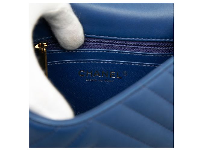 Chanel Blue Mini CC Chevron Lambskin Reversed Round Flap - vista 5
