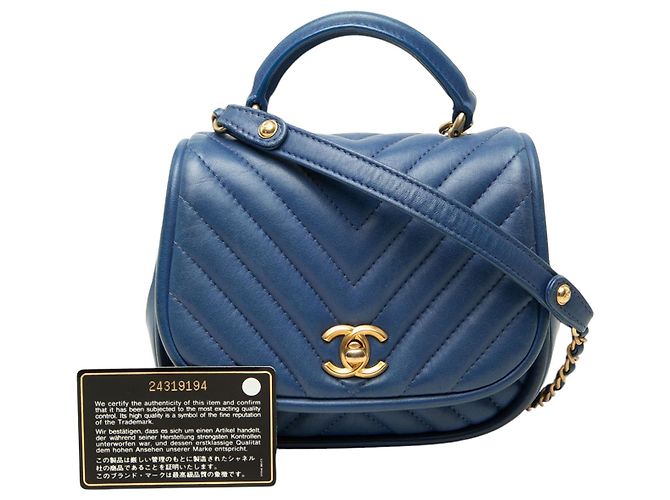 Chanel Blue Mini CC Chevron Lambskin Reversed Round Flap - vista 7