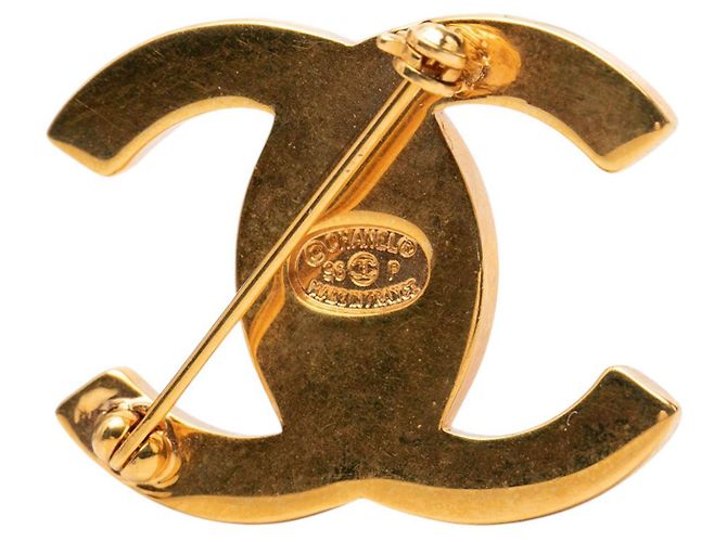 Spilla Chanel Gold CC Placcata Oro con Chiusura Turnlock - vista 3
