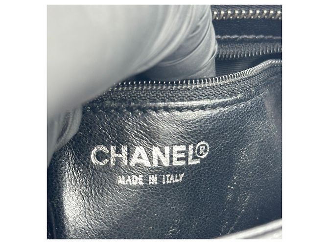 Chanel Medallion Quilted Caviar - vista 6