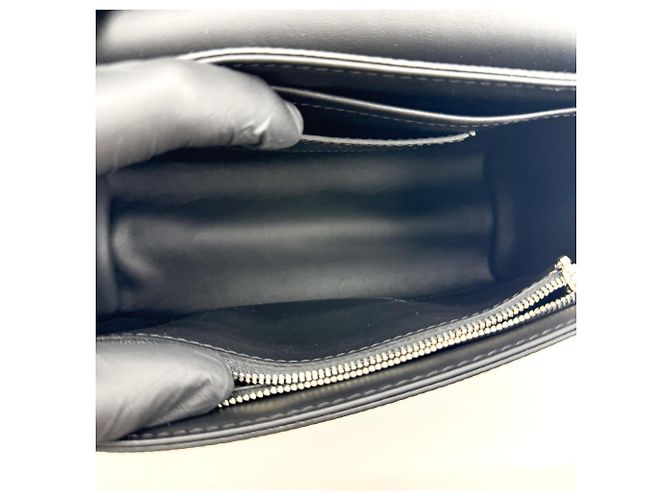 Louis Vuitton Twist Epi Leather with Limited Edition Hardware PM - vista 5