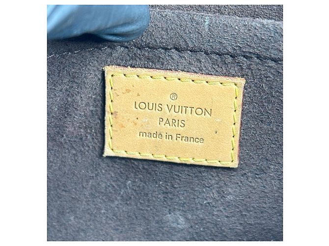 Louis Vuitton Pochette Metis Monogram Canvas MM - vista 6
