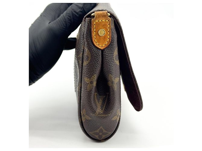Louis Vuitton Favorite Monogram Canvas MM - vista 4