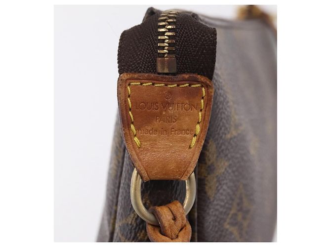 Louis Vuitton Pochette Accessoires Monogram Canvas Medium - vista 6