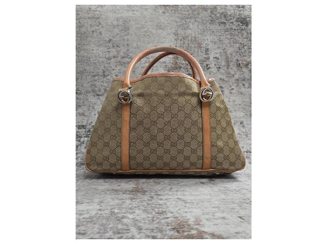 Magnifica Borsa Gucci Interlocking - vista 2