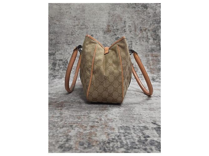 Magnifica Borsa Gucci Interlocking - vista 3