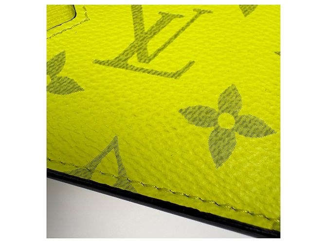 Louis Vuitton Monogram Taiga Business Card Case - vista 5
