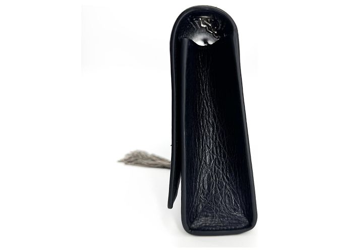 Autre Marque Saint Laurent Classic Monogram Tassel Crocodile Embossed Leather Medium - vista 3