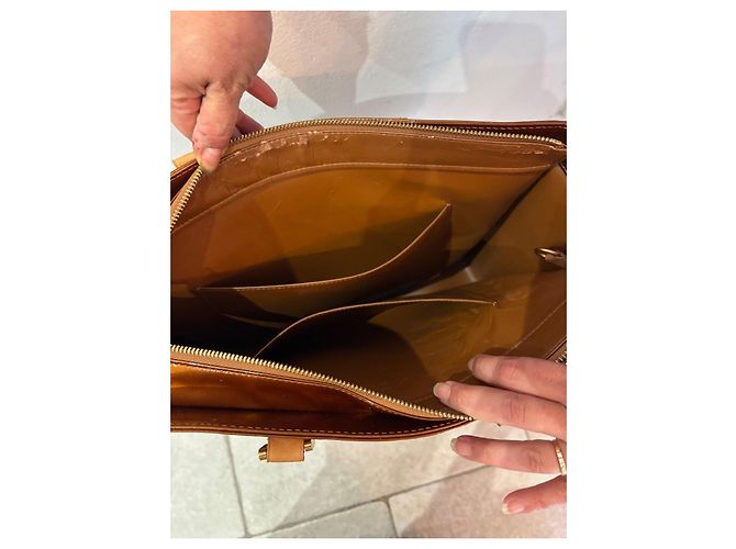 Sac Cabas Louis Vuitton Rivington Monogram Vernis Marron - vue 4