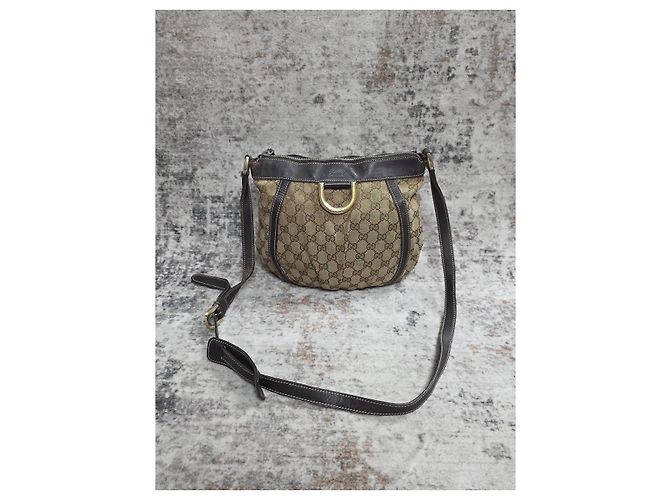 Magnifica Borsa Gucci Abbey D Ring - vista 3