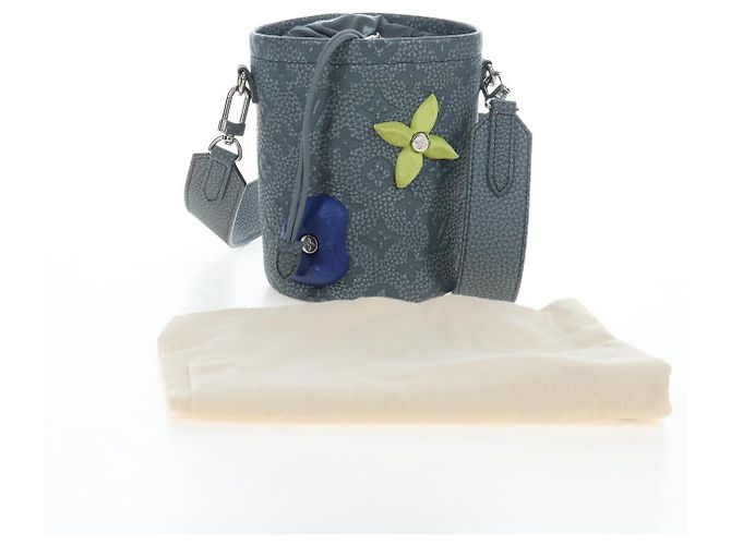 LOUIS VUITTON Taurillon Monogram Climbing Chalk Nano Bag Gray M81572 LN075SAM - vista 12
