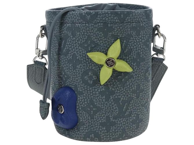 LOUIS VUITTON Taurillon Monogram Climbing Chalk Nano Bag Gray M81572 LN075SAM - vista 13