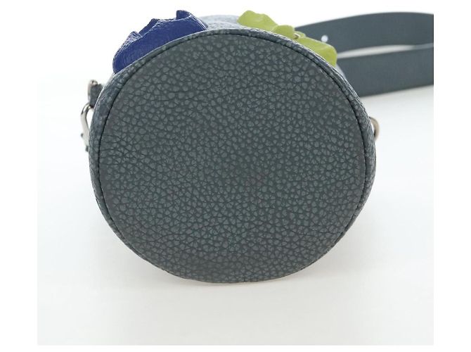 LOUIS VUITTON Taurillon Monogram Climbing Chalk Nano Bag Gray M81572 LN075SAM - vista 5