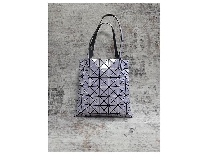 Splendida borsa Issey Miyake Bao Bao - vista 2