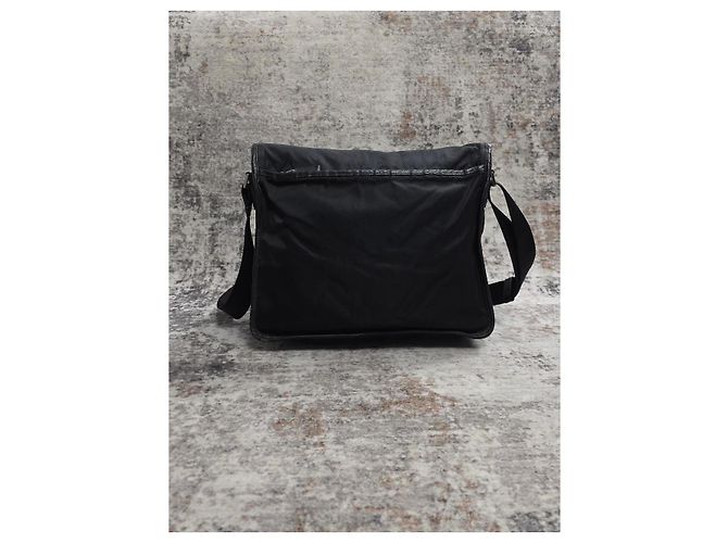 Wunderschöne schwarze Prada Schultertasche - Ansicht 4