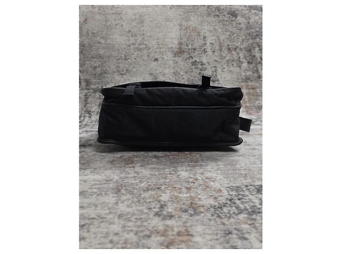 Wunderschöne schwarze Prada Schultertasche - Ansicht 7