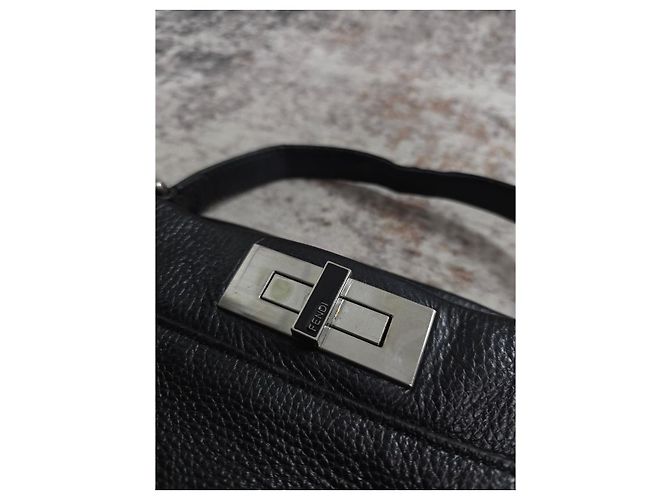 Magnifica Borsa a Mano Fendi Peekaboo - vista 11