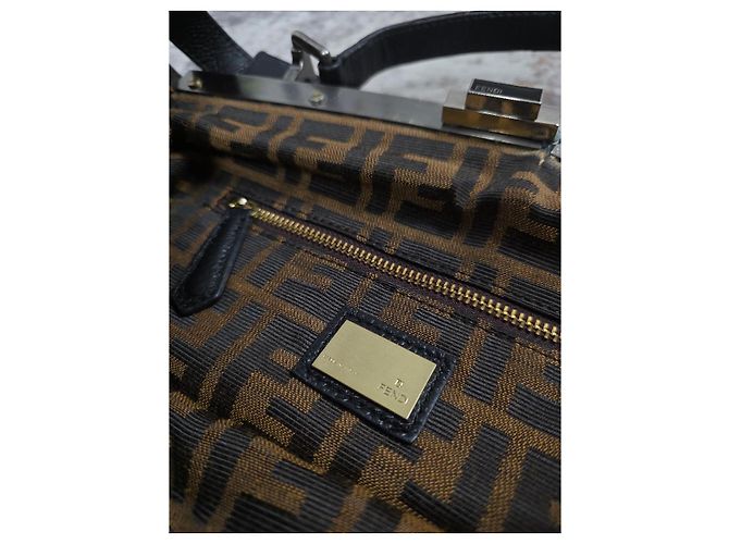 Magnifica Borsa a Mano Fendi Peekaboo - vista 14
