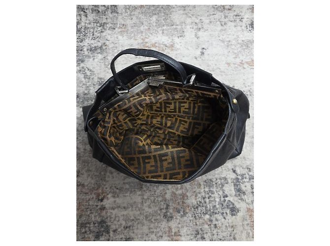 Magnifica Borsa a Mano Fendi Peekaboo - vista 9