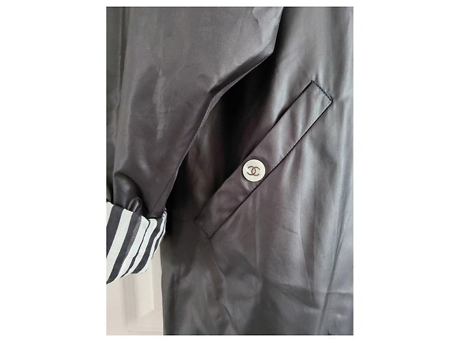 Giacca impermeabile Chanel a righe bianco e nero - vista 3