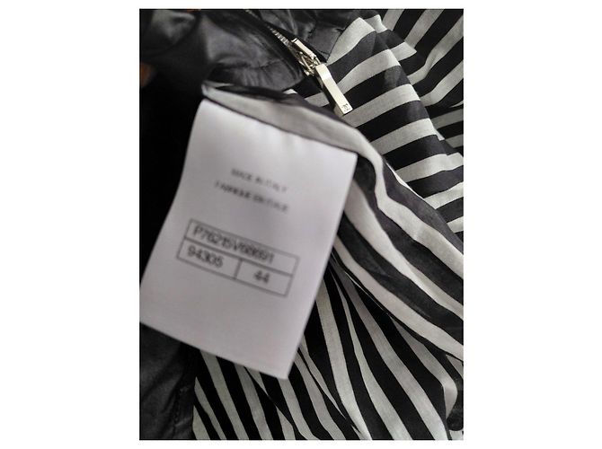 Giacca impermeabile Chanel a righe bianco e nero - vista 4