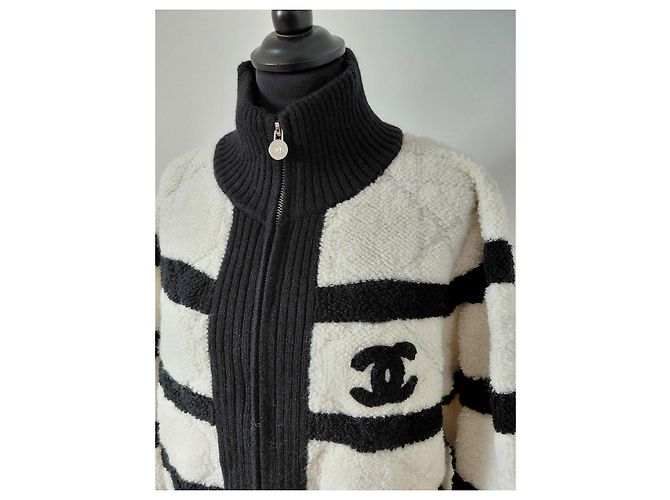 Chanel gestreifte Strickjacke mit Reißverschluss - Ansicht 2
