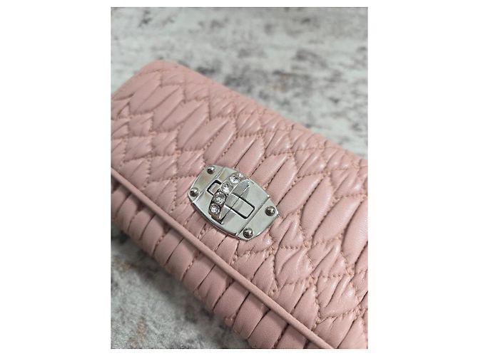 Miu Miu Crystal Geldbörse aus gestepptem Leder - Ansicht 2