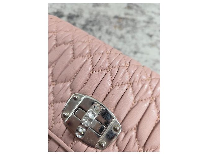 Miu Miu Crystal Geldbörse aus gestepptem Leder - Ansicht 3