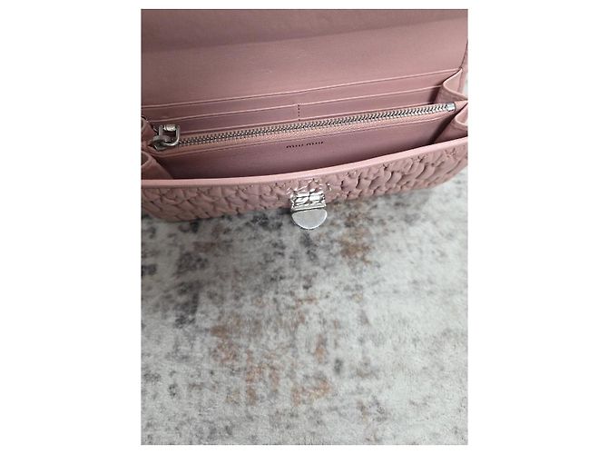 Miu Miu Crystal Geldbörse aus gestepptem Leder - Ansicht 8