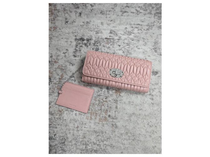 Miu Miu Crystal Geldbörse aus gestepptem Leder - Ansicht 9