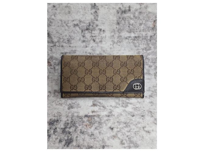 Magnífica Cartera Gucci New Britt - vista 2