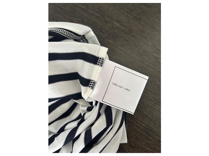 T-shirt a righe in cotone Chanel nero e bianco logo CC - vista 6