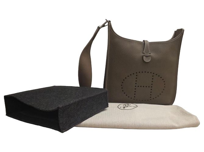 Borsa a tracolla Hermès Evelyne 29 PM Pelle Etoupe - vista 2