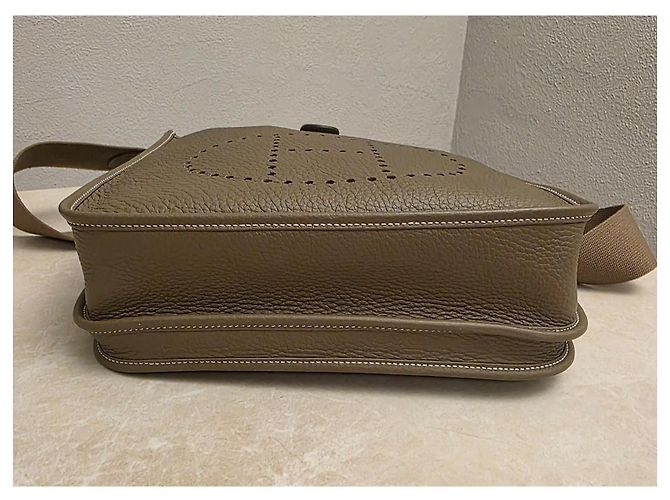 Borsa a tracolla Hermès Evelyne 29 PM Pelle Etoupe - vista 6