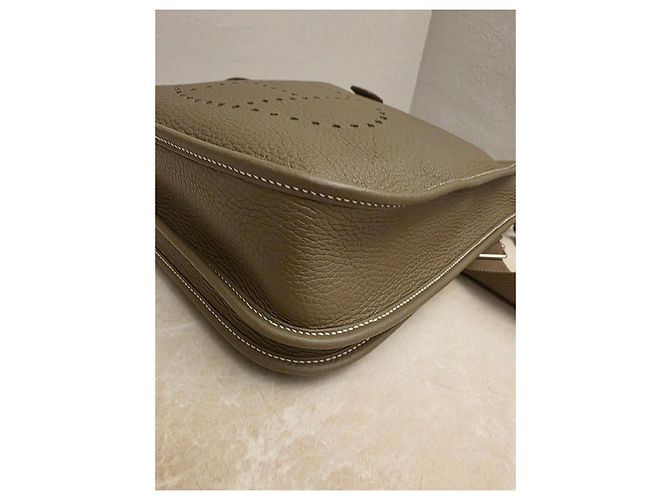 Borsa a tracolla Hermès Evelyne 29 PM Pelle Etoupe - vista 5