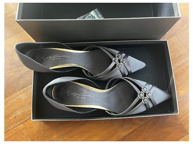 Giorgio Armani Graue Seiden-Absatzschuhe - Ansicht 2