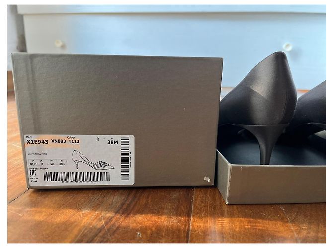 Giorgio Armani Graue Seiden-Absatzschuhe - Ansicht 4