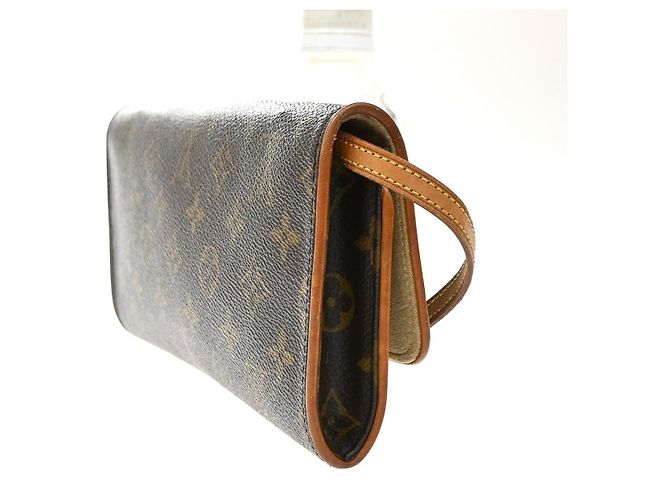 Louis Vuitton Twin Monogram Canvas GM - vista 4
