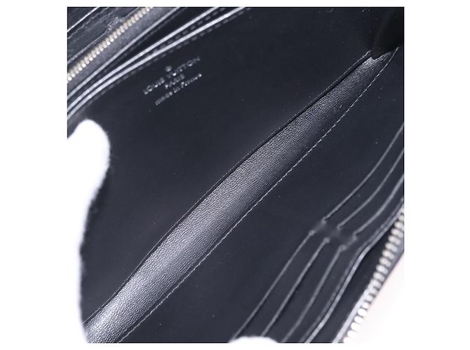 Louis Vuitton Zippy Mahina Leather - vista 5