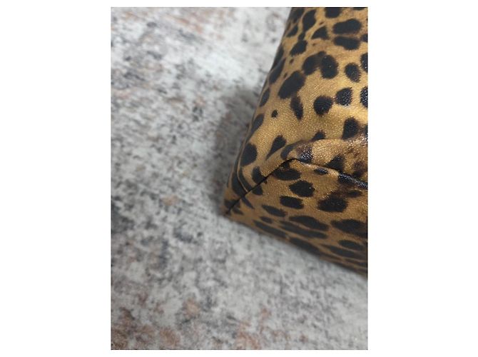 Magnifica borsa a mano Dolce & Gabbana leopardata - vista 8