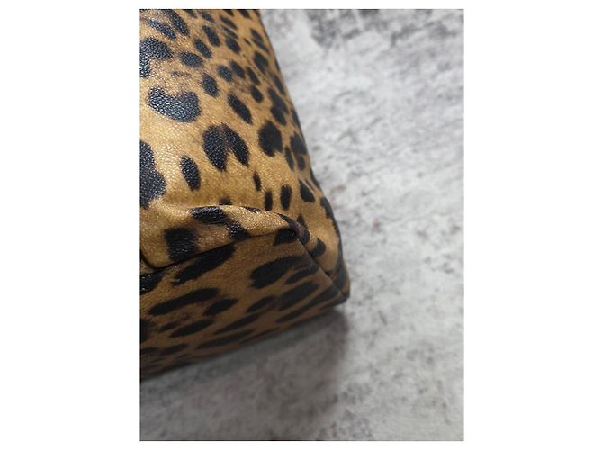Magnifica borsa a mano Dolce & Gabbana leopardata - vista 9