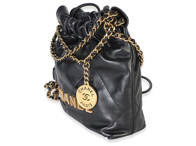 Chanel 22 Mini Hobo in vitello matelassé nero - vista 3
