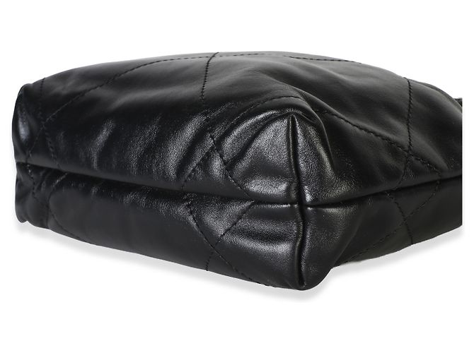 Chanel 22 Mini Hobo in vitello matelassé nero - vista 6
